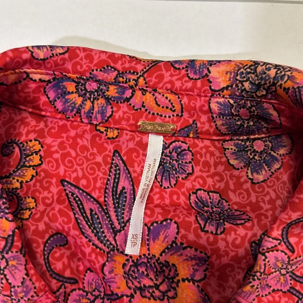 Free people womens XS I got you printed floral top polyester blouse in ruby red